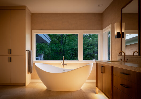 North Oaks Master Bath Backlighting Design